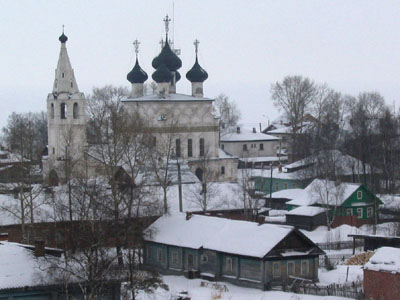 Вид с валов на Спасскую церковь.
            Фото: Игорь Кербиков